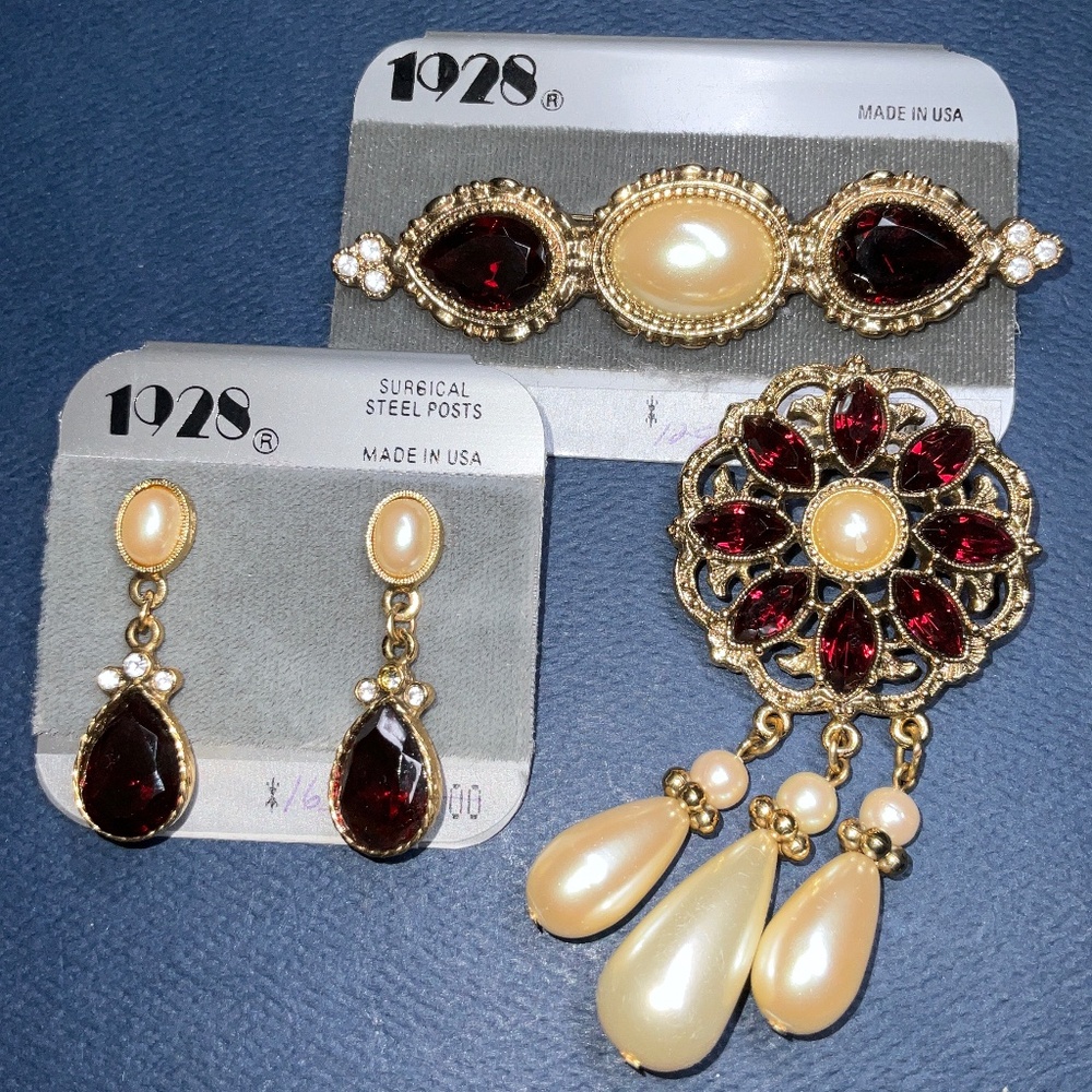 Vintage 1928 Jewelry Company Statement Set Ruby & Pearl Brooches W/ Drop Studs